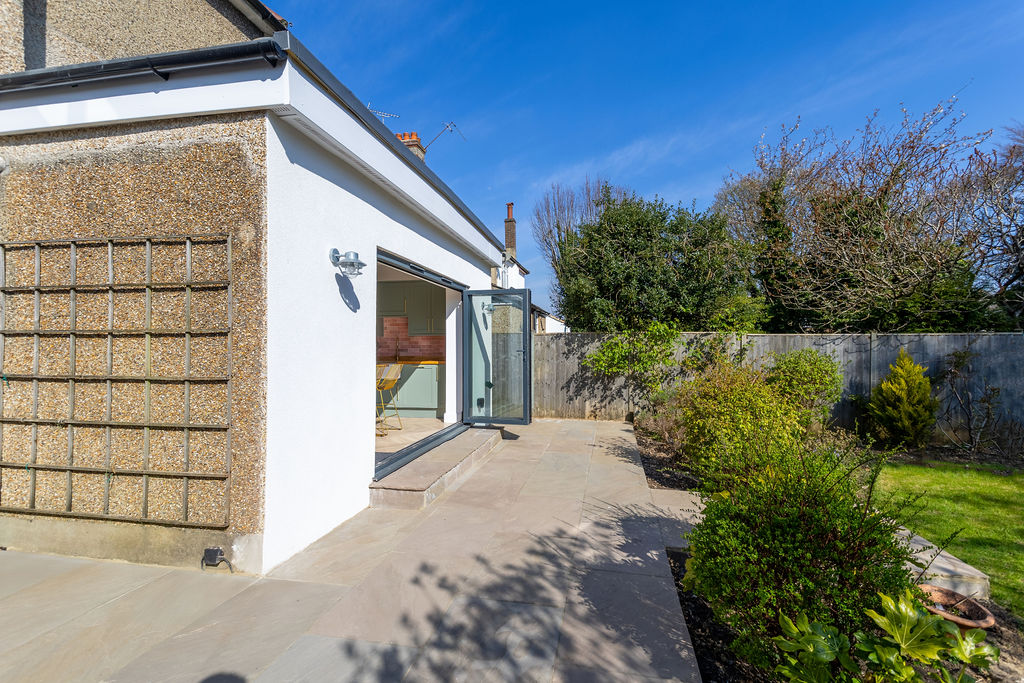 Wraparound extension in Croydon, London, completed image 8.