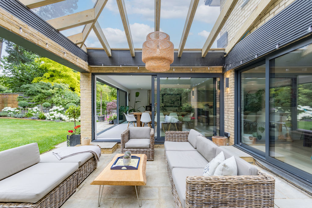 Refurbishment and extension in Weybridge, Surrey. A completed Plan Hub project.